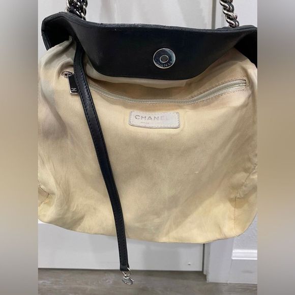 CHANEL “Chain Around” shoulder bag - Picture 9 of 11